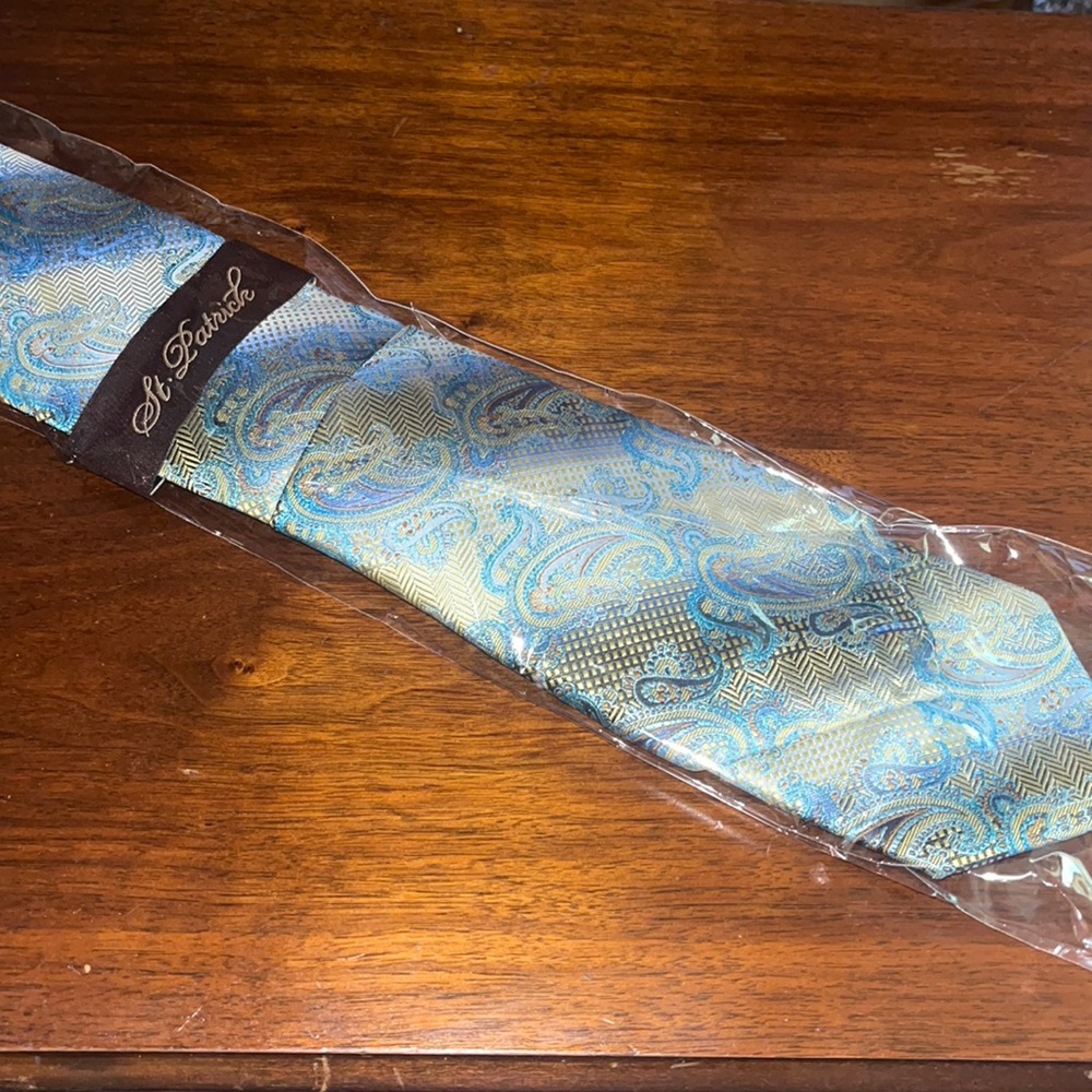St. Patrick Tie with Pocket Square